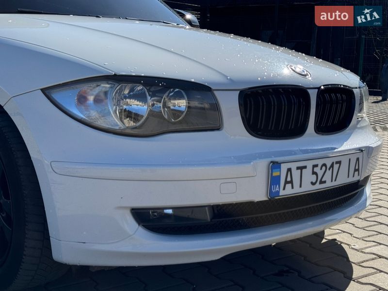 Хэтчбек BMW 1 Series 2009 в Ивано-Франковске
