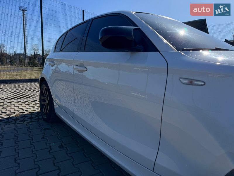 Хэтчбек BMW 1 Series 2009 в Ивано-Франковске