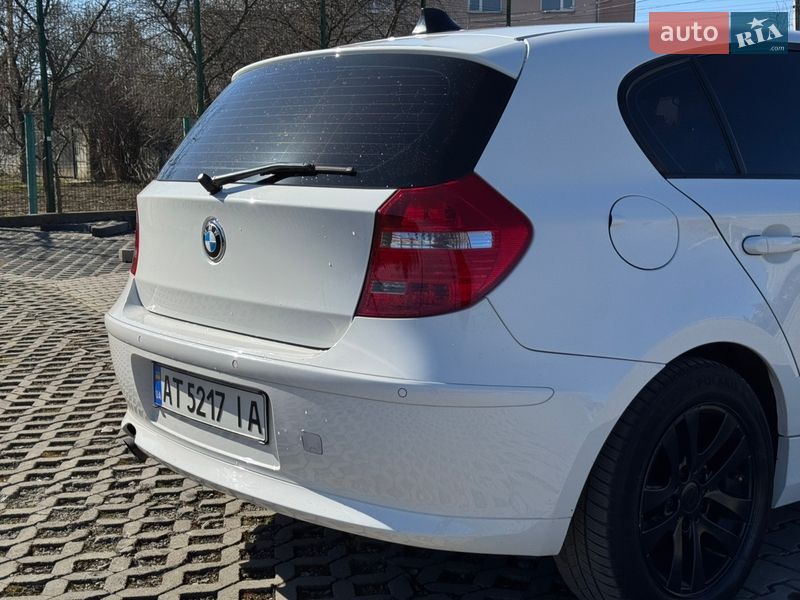 Хэтчбек BMW 1 Series 2009 в Ивано-Франковске