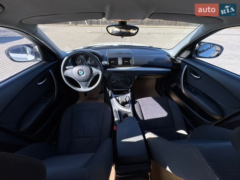 Хэтчбек BMW 1 Series 2009 в Ивано-Франковске