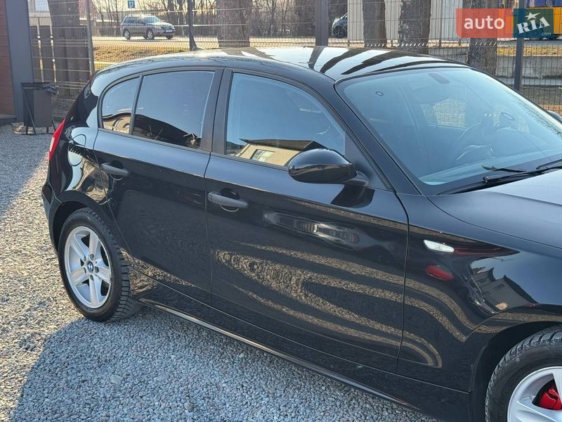 Хэтчбек BMW 1 Series 2004 в Стрые