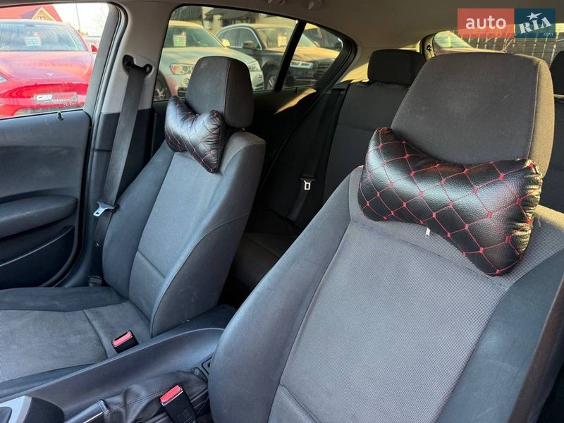 Хэтчбек BMW 1 Series 2004 в Стрые