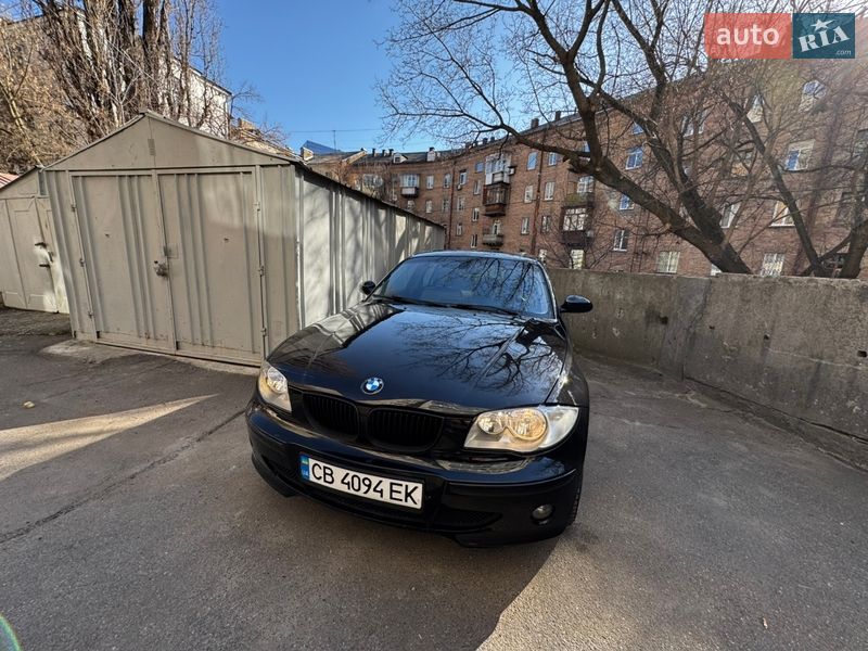 Хэтчбек BMW 1 Series 2004 в Киеве