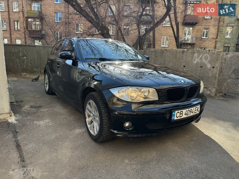 Хэтчбек BMW 1 Series 2004 в Киеве