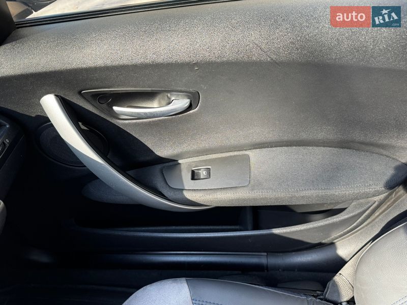 Хэтчбек BMW 1 Series 2004 в Киеве