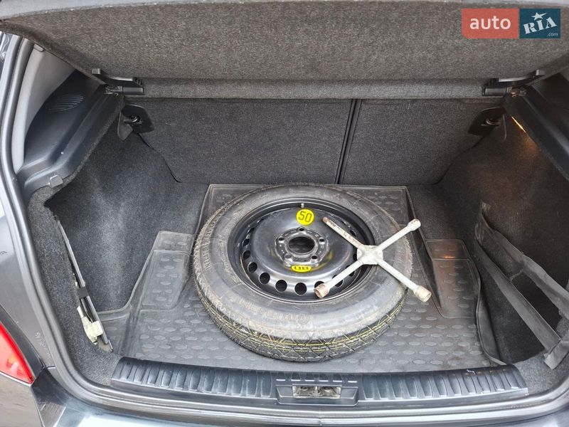 Хэтчбек BMW 1 Series 2006 в Одессе