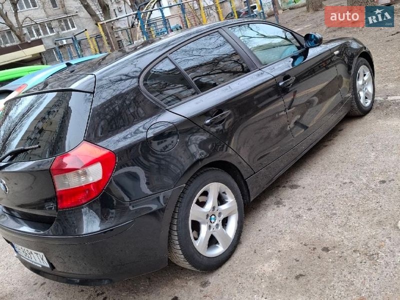 Хэтчбек BMW 1 Series 2006 в Одессе