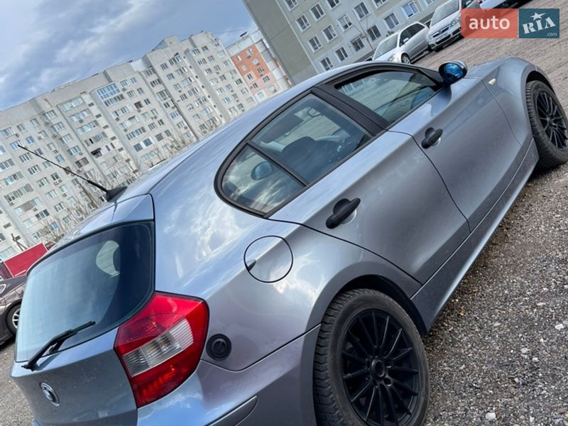 Хэтчбек BMW 1 Series 2006 в Одессе