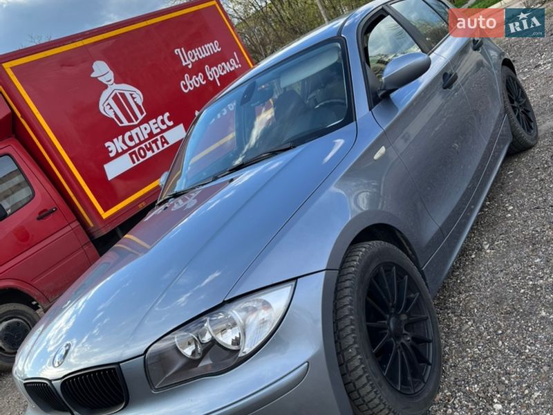 Хэтчбек BMW 1 Series 2006 в Одессе