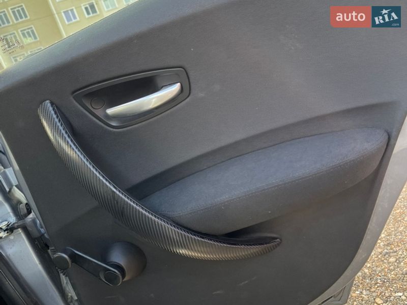 Хэтчбек BMW 1 Series 2006 в Одессе