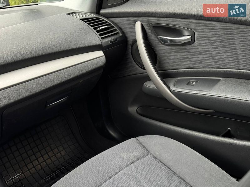 Хэтчбек BMW 1 Series 2011 в Ровно фото 47 Хэтчбек BMW 1 Series 2011 в Ровно