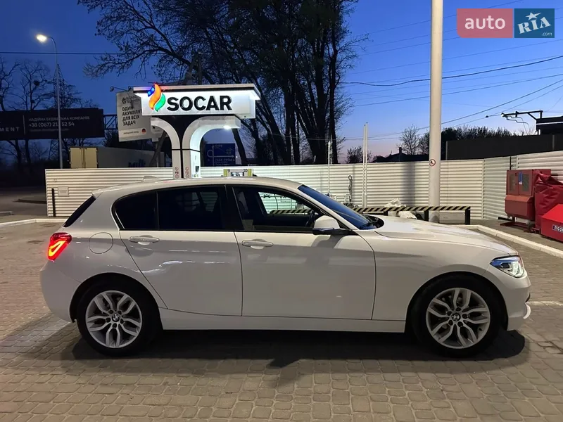BMW 1 Series 2016 VIN WBA1V51030V721513 фото оголошення 3 з 48