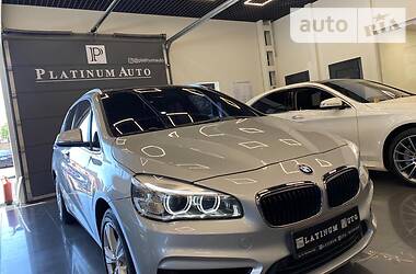 Хетчбек BMW 2 Series 2015 в 