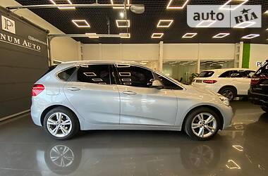 Хетчбек BMW 2 Series 2015 в 