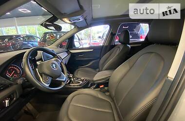 Хетчбек BMW 2 Series 2015 в 