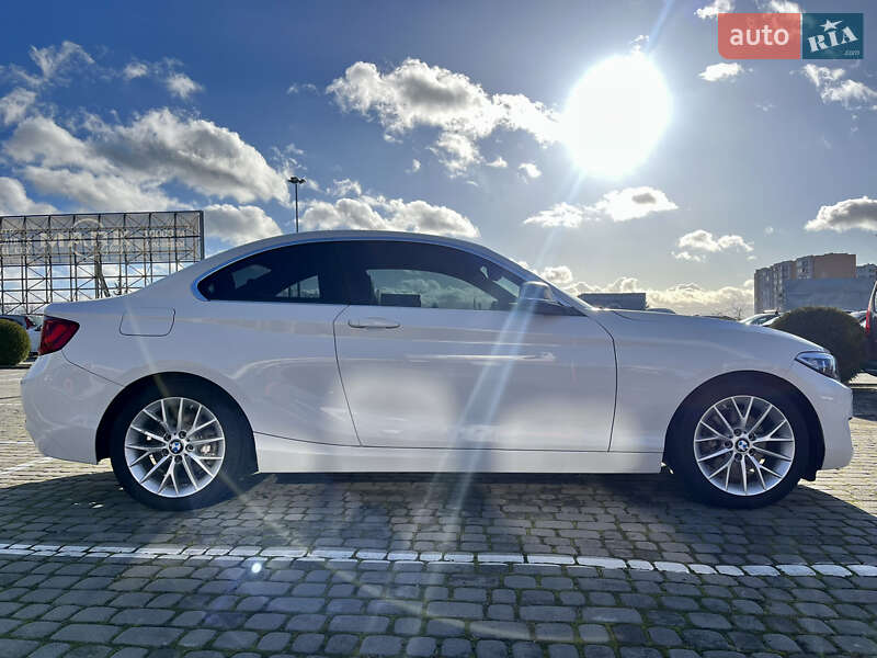 Купе BMW 2 Series 2015 в Львове