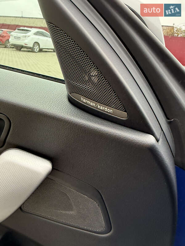 Кабриолет BMW 2 Series 2015 в Ужгороде