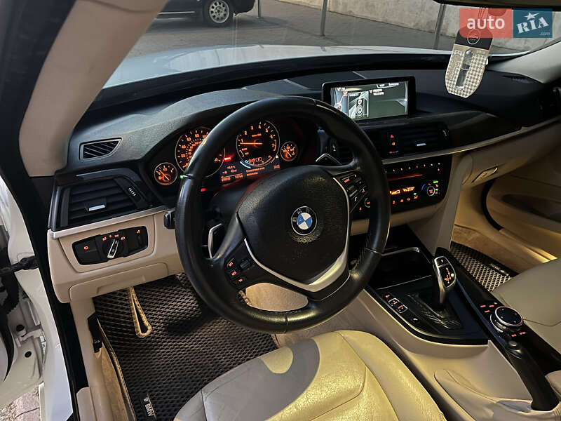 Ліфтбек BMW 3 Series GT 2014 в Вишневому фото 31 Ліфтбек BMW 3 Series GT 2014 в Вишневому