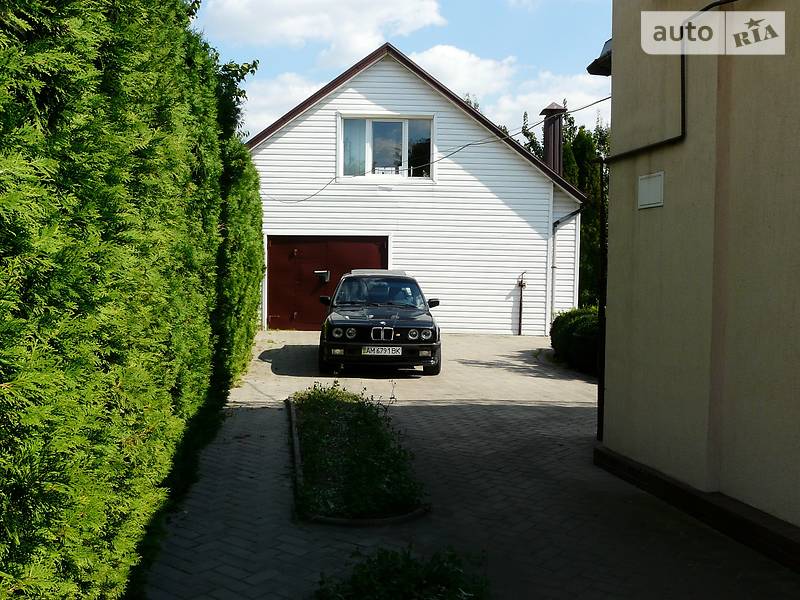 Седан BMW 3 Series 1986 в Житомире