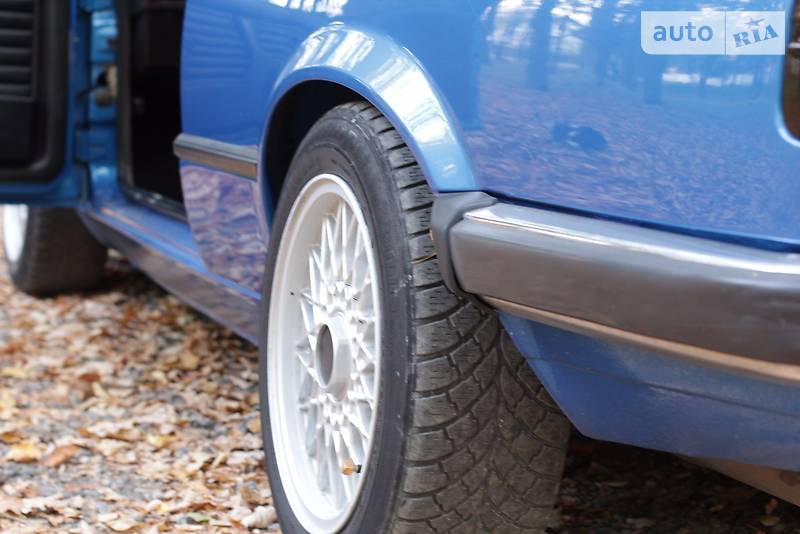 Купе BMW 3 Series 1986 в Черновцах