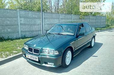 Седан BMW 3 Series 1993 в Макарове