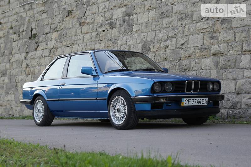 Купе BMW 3 Series 1986 в Чернівцях