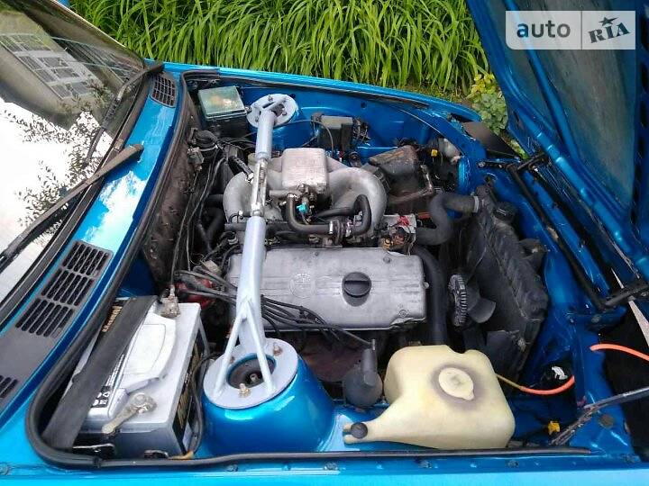 Купе BMW 3 Series 1986 в Черновцах