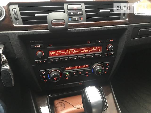 Седан BMW 3 Series 2011 в Одессе