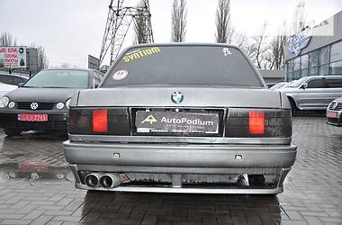 Седан BMW 3 Series 1987 в Николаеве