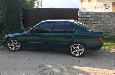 Седан BMW 3 Series 1997 в Ровно