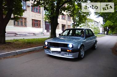 Седан BMW 3 Series 1987 в Харькове