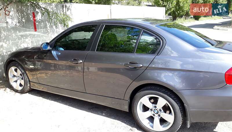 Седан BMW 3 Series 2005 в Харькове