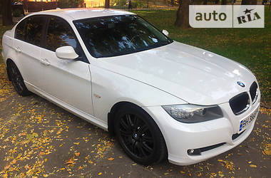 BMW 3 Series 2011