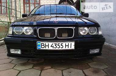 Седан BMW 3 Series 1992 в Раздельной