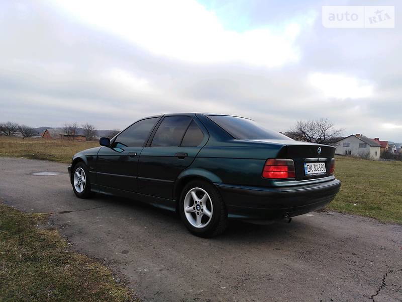 Седан BMW 3 Series 1997 в Ровно