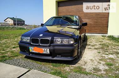 Седан BMW 3 Series 1995 в Вараше