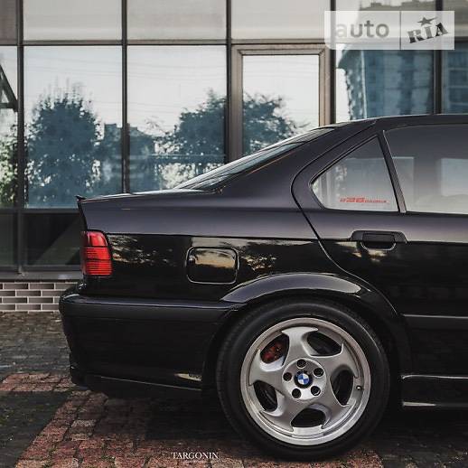 Седан BMW 3 Series 1991 в Ивано-Франковске