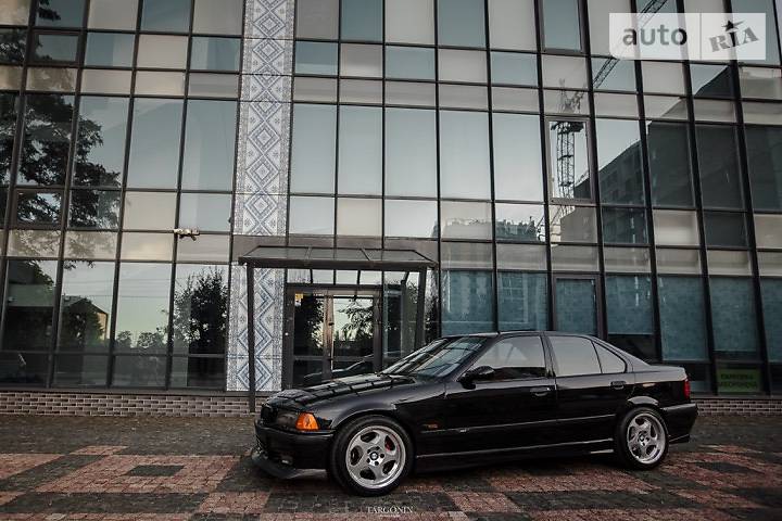 Седан BMW 3 Series 1991 в Ивано-Франковске
