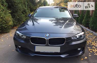 Седан BMW 3 Series 2015 в Киеве