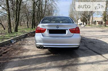 Седан BMW 3 Series 2011 в 