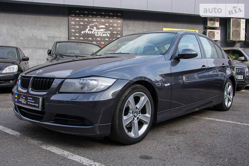 Седан BMW 3 Series 2005 в  фото Седан BMW 3 Series 2005 в