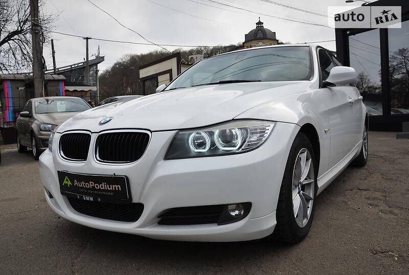 Седан BMW 3 Series 2010 в Києві