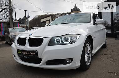 Седан BMW 3 Series 2010 в 