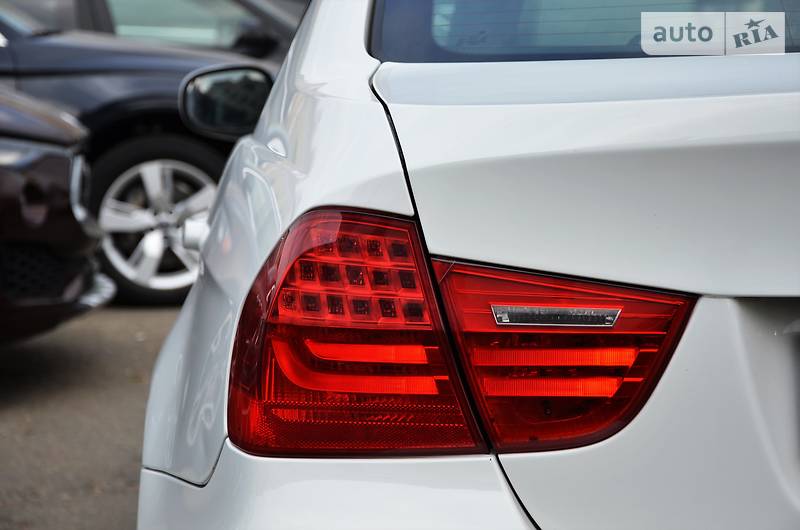 Седан BMW 3 Series 2010 в Києві