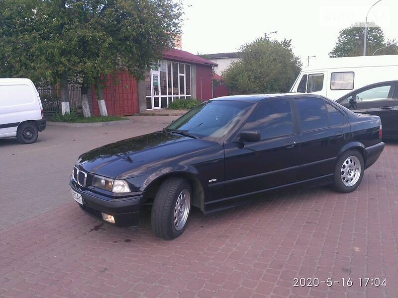 Седан BMW 3 Series 1998 в Рівному