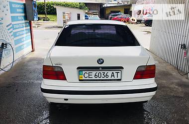 Седан BMW 3 Series 1993 в Черновцах