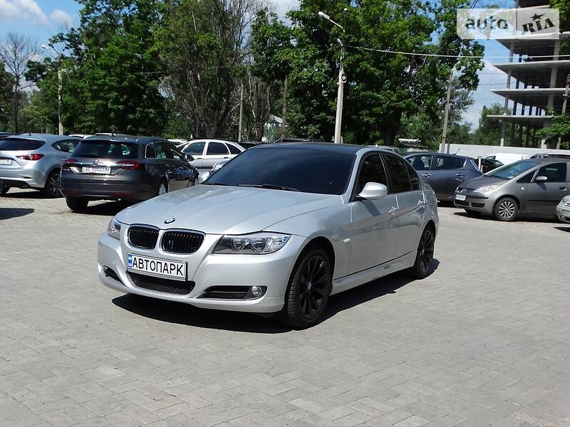Седан BMW 3 Series 2010 в 