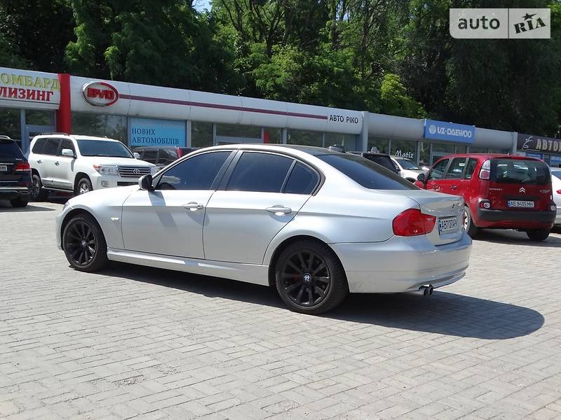 Седан BMW 3 Series 2010 в Дніпрі