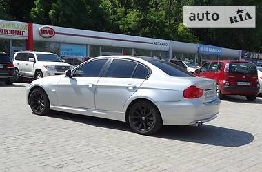 Седан BMW 3 Series 2010 в 