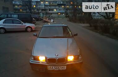 Седан BMW 3 Series 1995 в Киеве